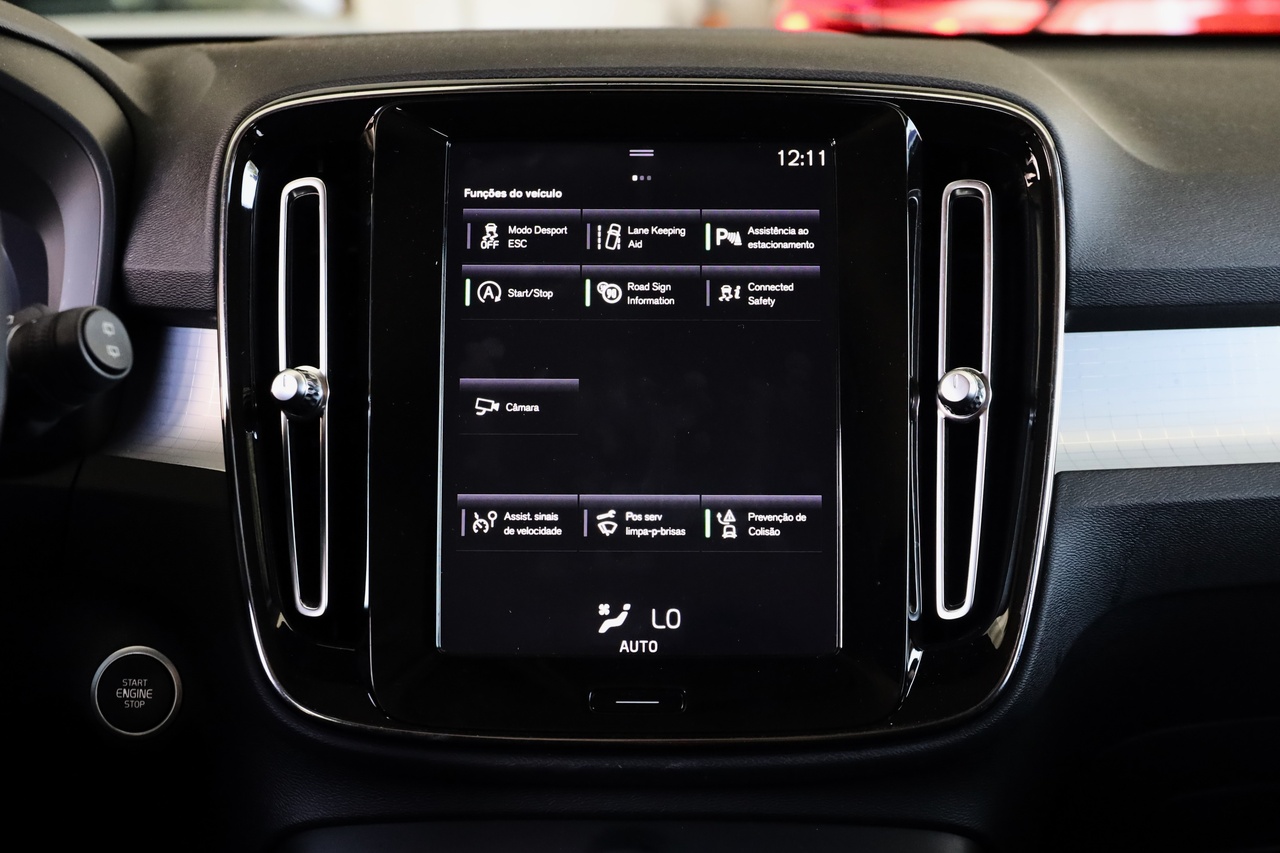 XC40 T3 Momentum