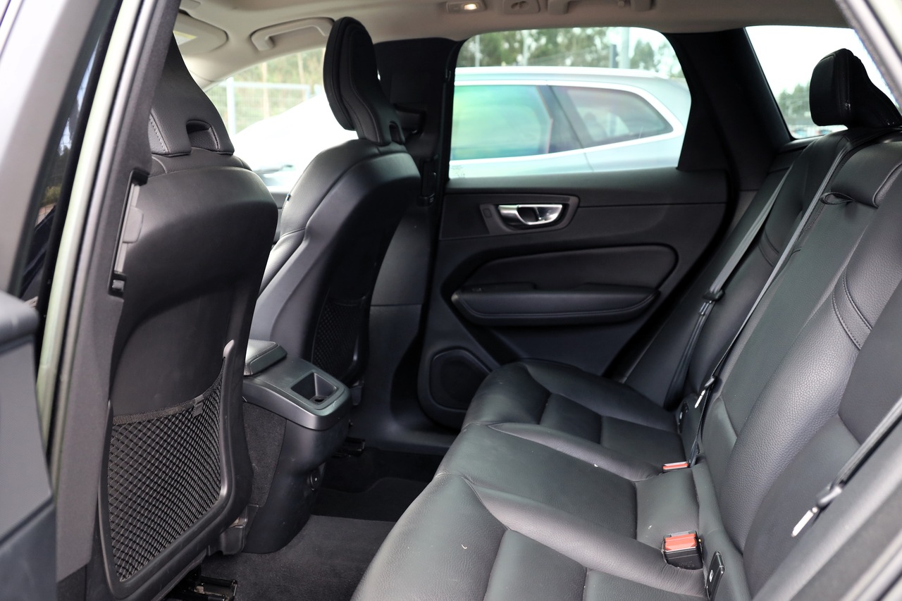 XC60  B4 híbrido gasóleo Plus Bright