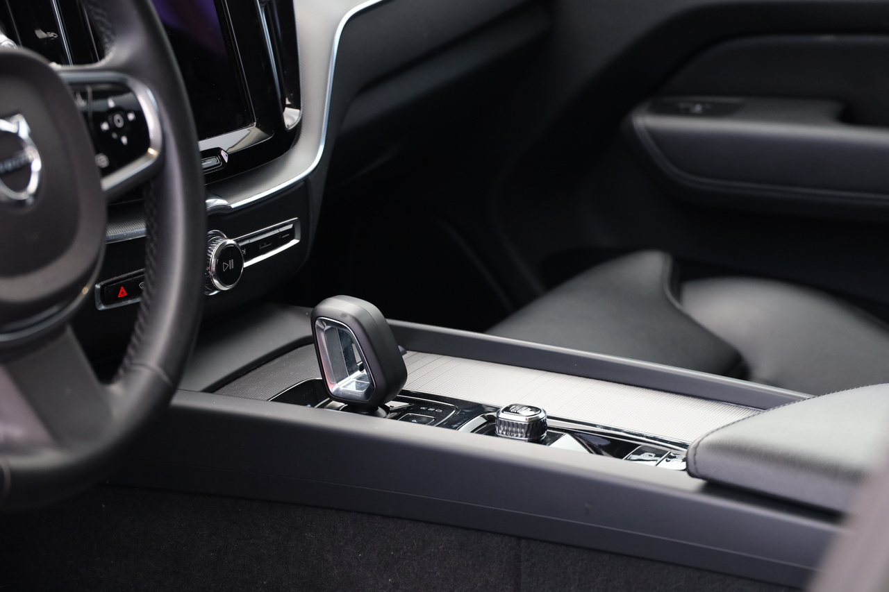 XC60  B4 híbrido gasóleo Plus Bright
