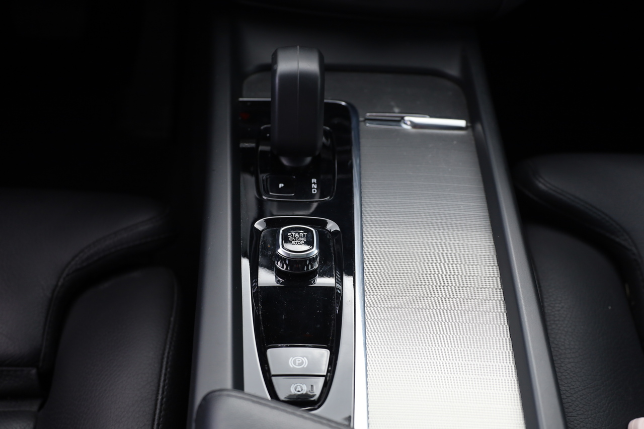 XC60  B4 híbrido gasóleo Plus Bright