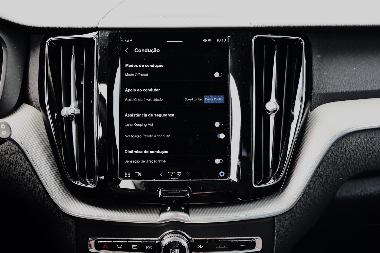 XC60  B4 híbrido gasóleo Plus Bright