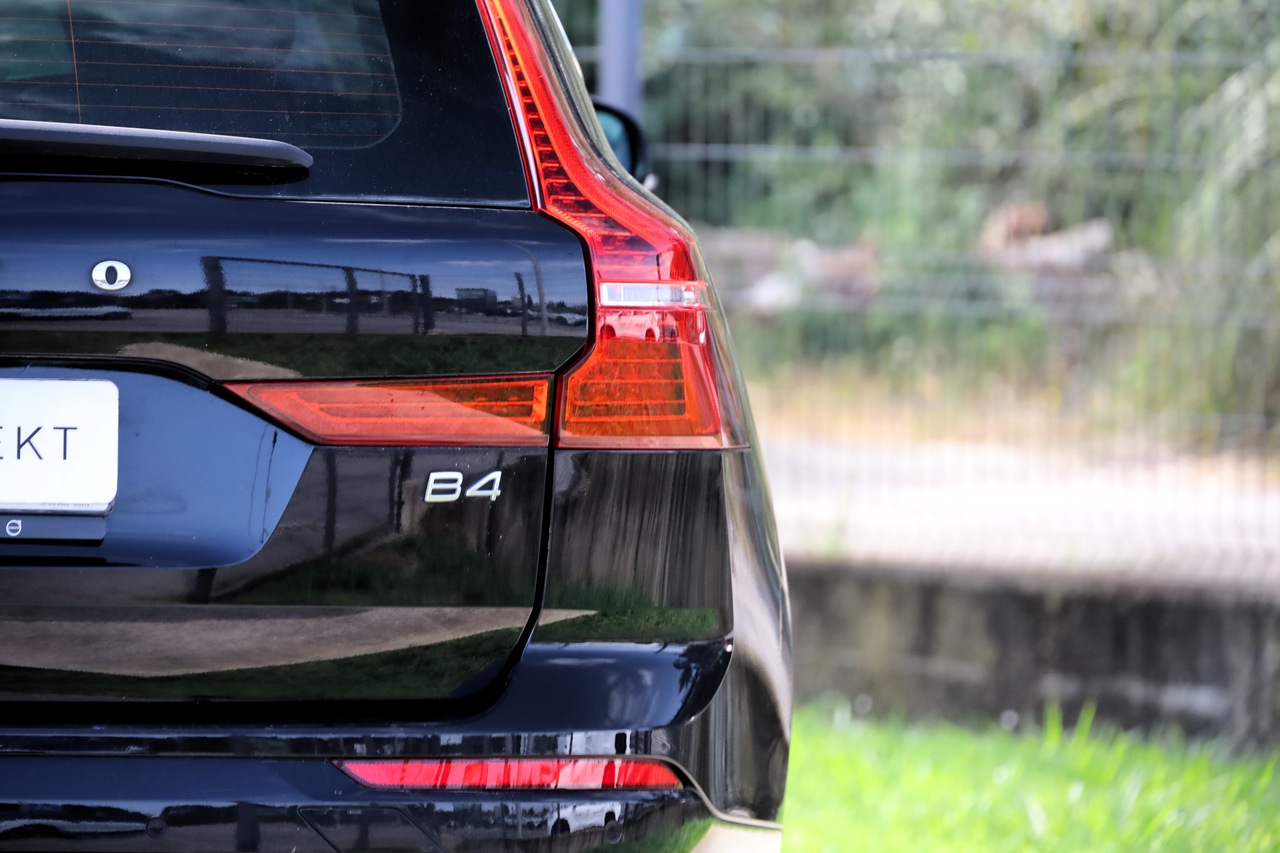 XC60  B4 híbrido gasóleo Plus Bright
