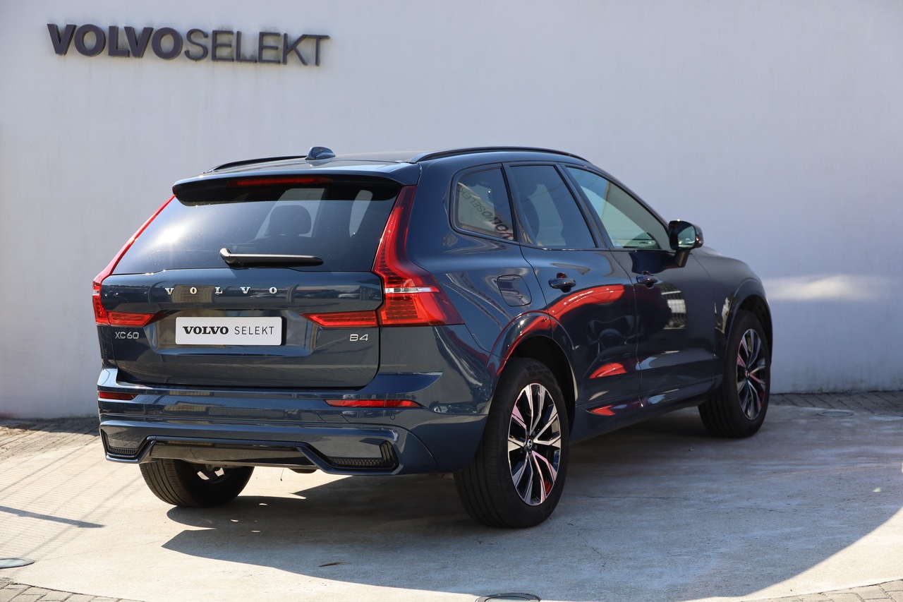 XC60 B4 Plus Dark Geart.