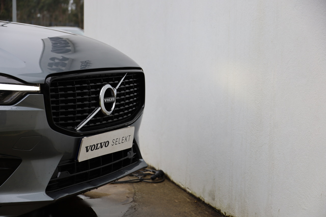XC60 B4 Plus Dark Hibrido Diesel
