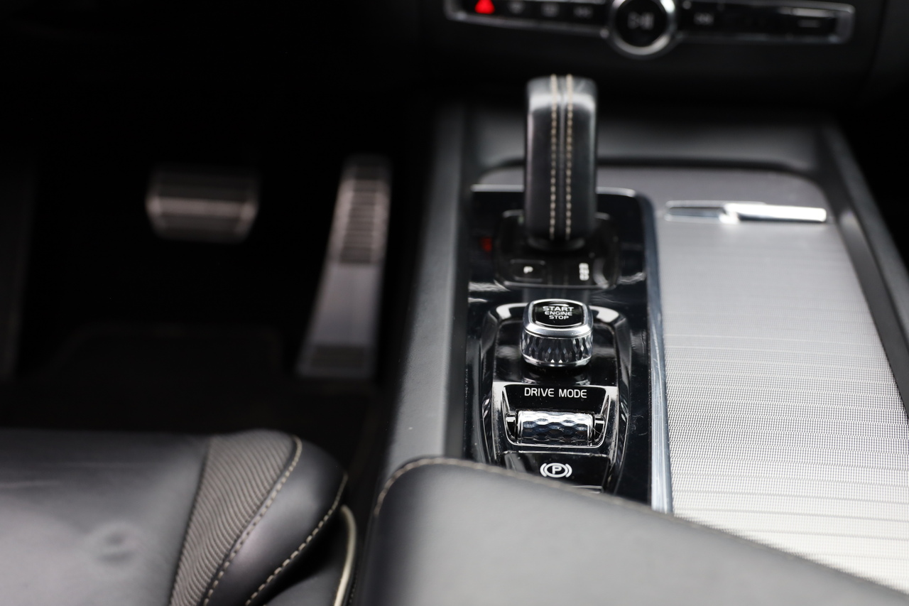 XC60 B4 Plus Dark Hibrido Diesel