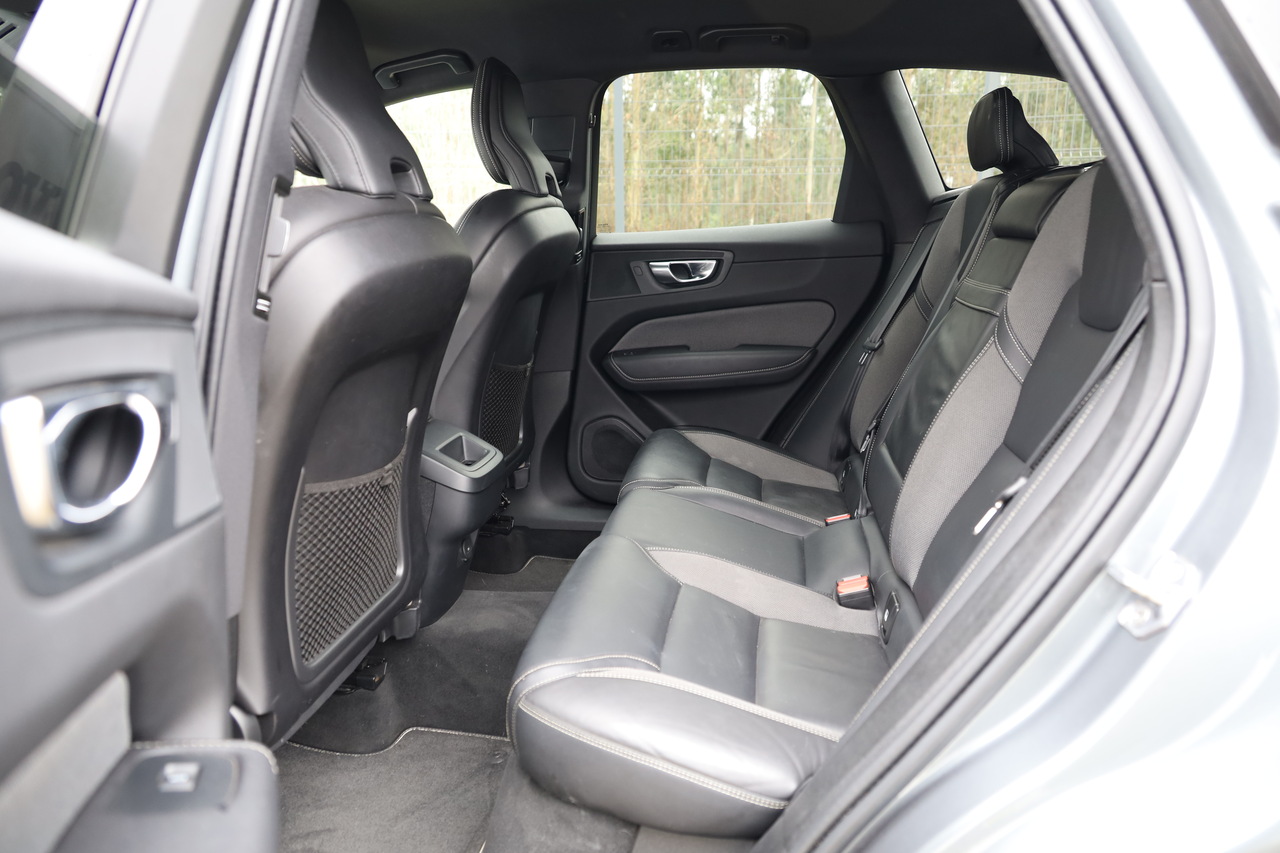 XC60 B4 Plus Dark Hibrido Diesel