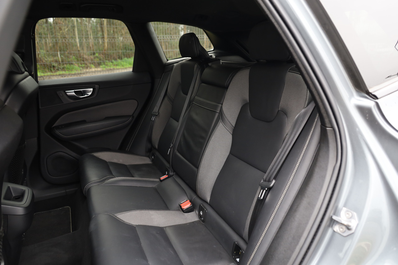 XC60 B4 Plus Dark Hibrido Diesel