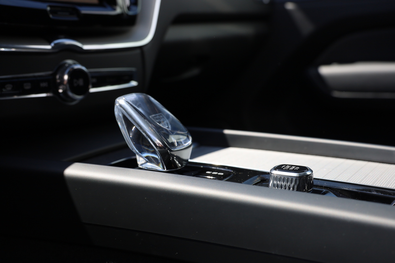 XC60 B4 Plus Dark Hibrido Diesel