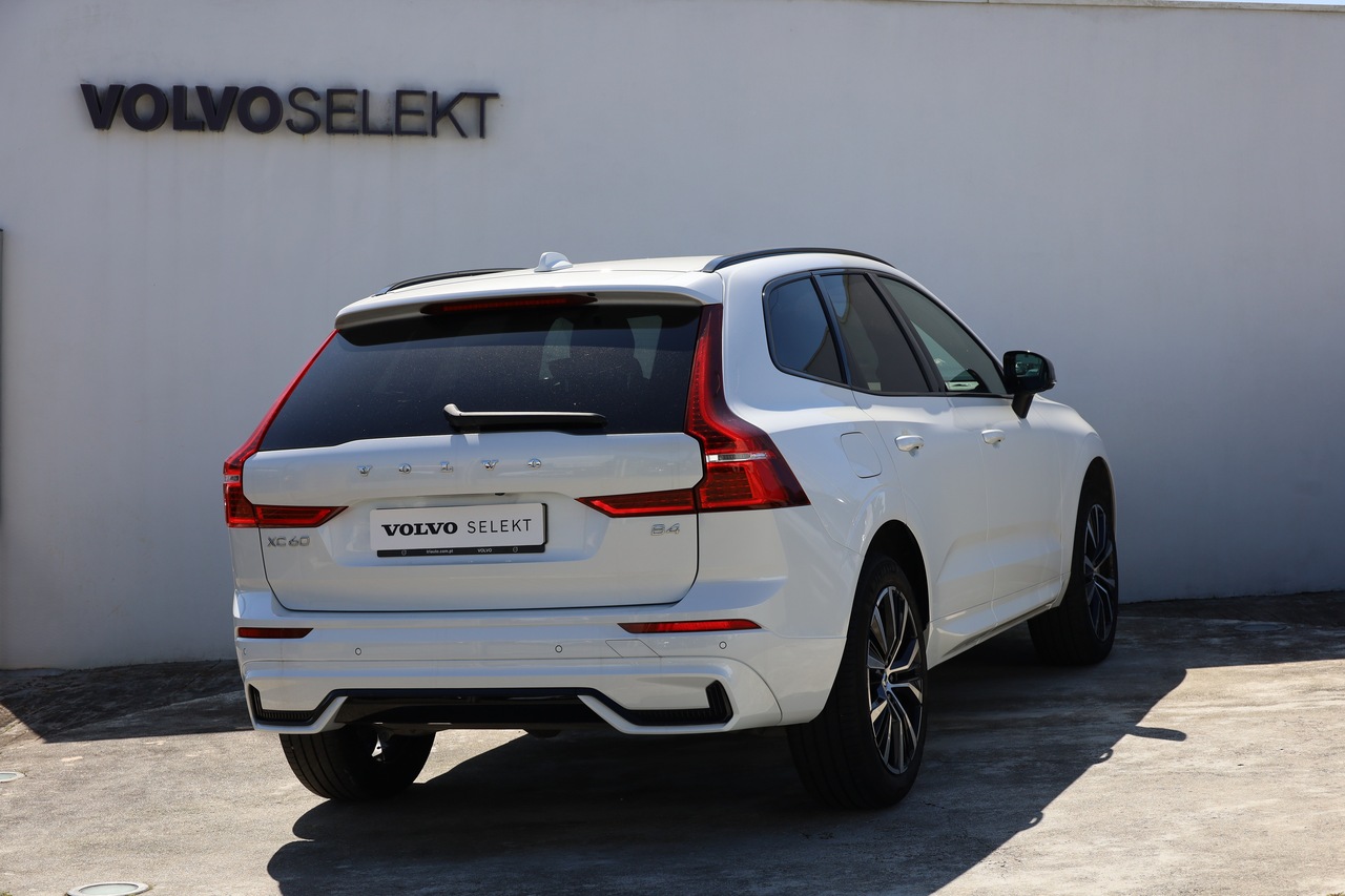 XC60 B4 Plus Dark Hibrido Diesel
