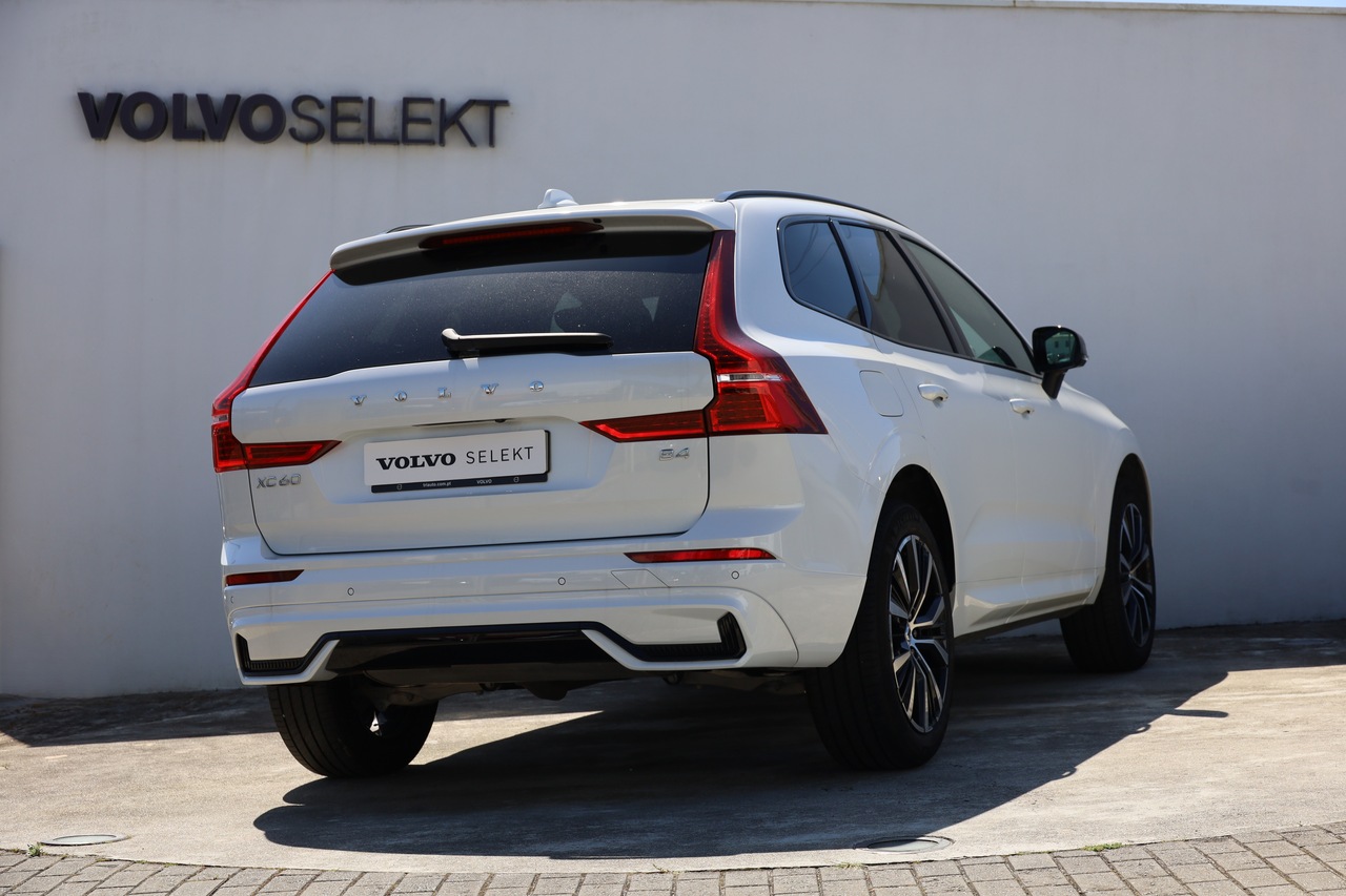 XC60 B4 Plus Dark Hibrido Diesel