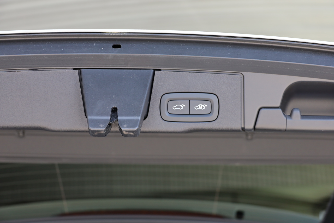 XC60 B4 Plus Dark Hibrido Diesel