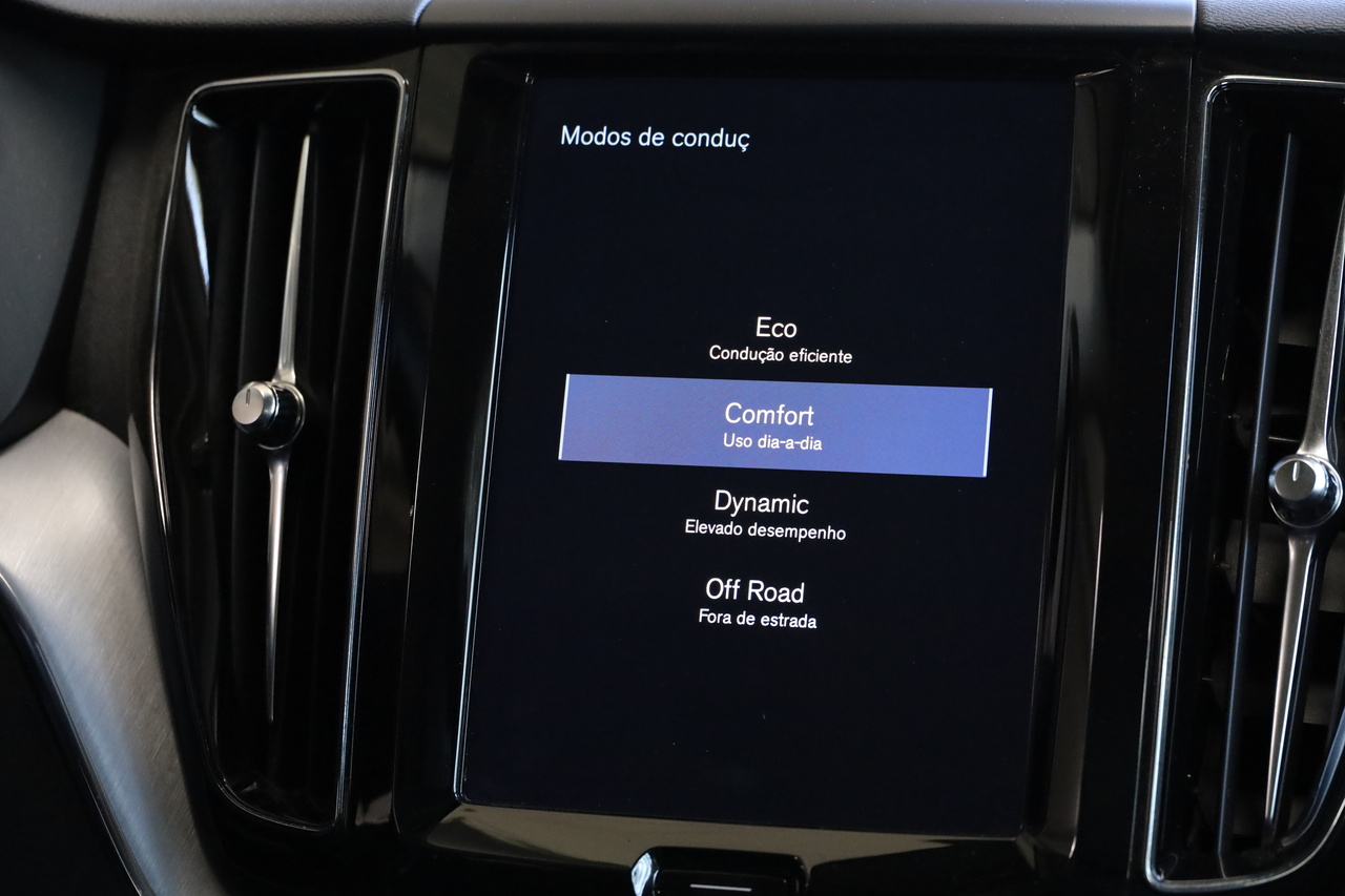XC60 D4 Momentum Geart.