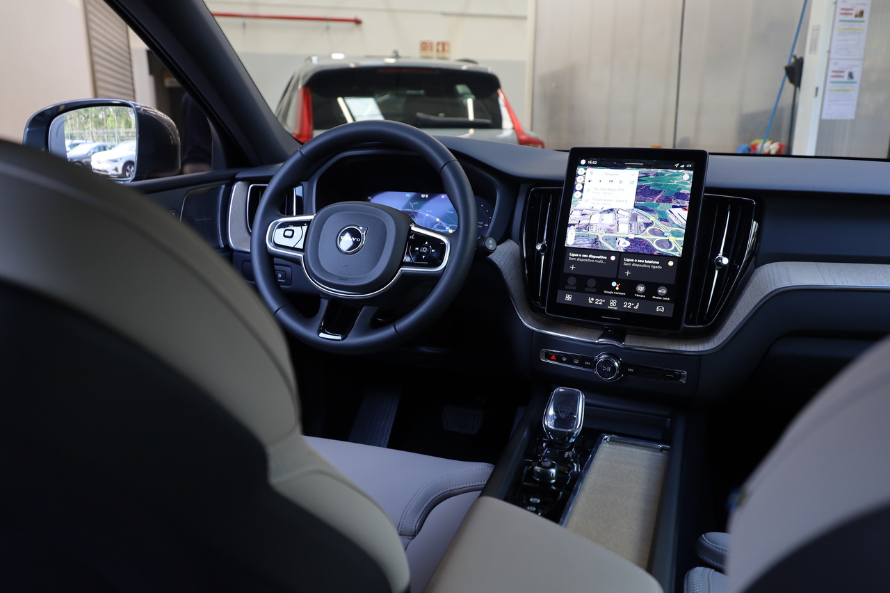 XC60 T6 AWD Hibrido Plug-in Plus Bright
