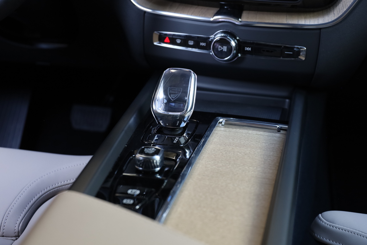 XC60 T6 AWD Hibrido Plug-in Plus Bright