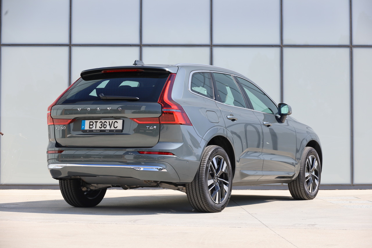 XC60 T6 AWD Hibrido Plug-in Plus Bright