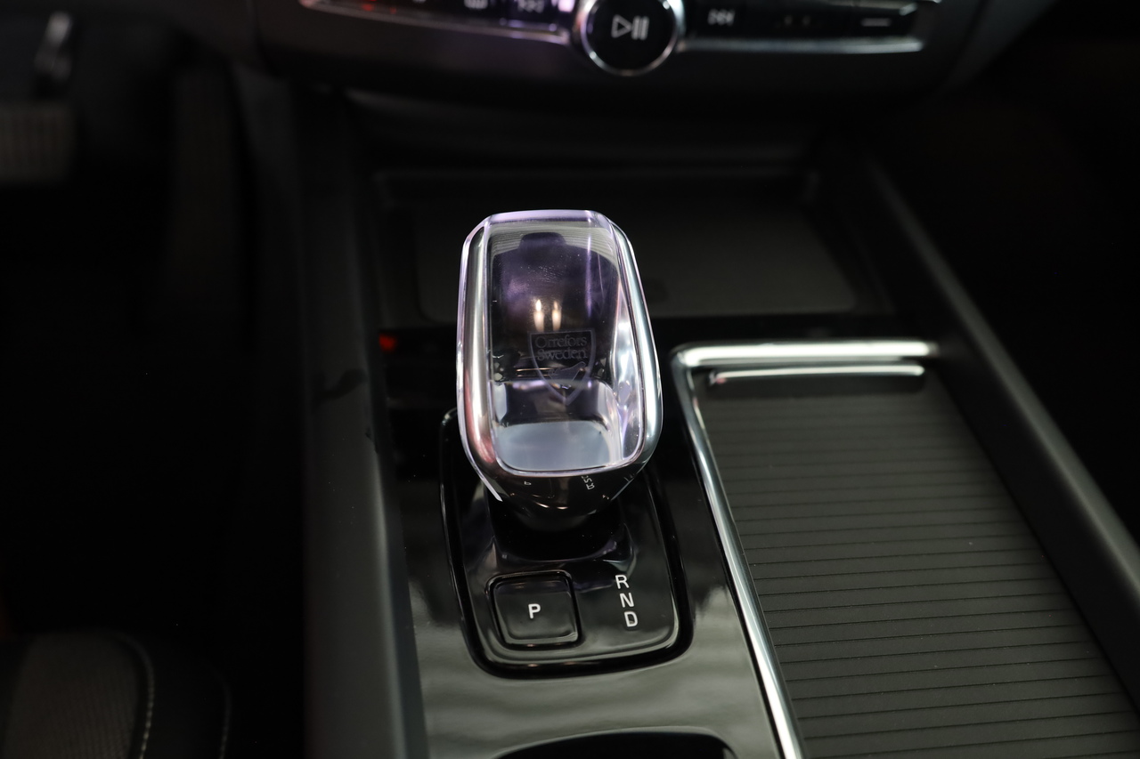 XC60 T6 Black Edition Hibrido Plug-in Plus Dark