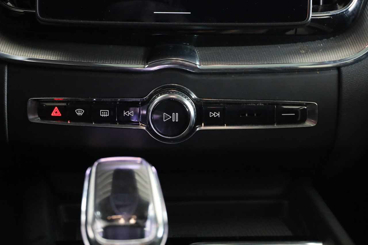 XC60 T6 Black Edition Hibrido Plug-in Plus Dark