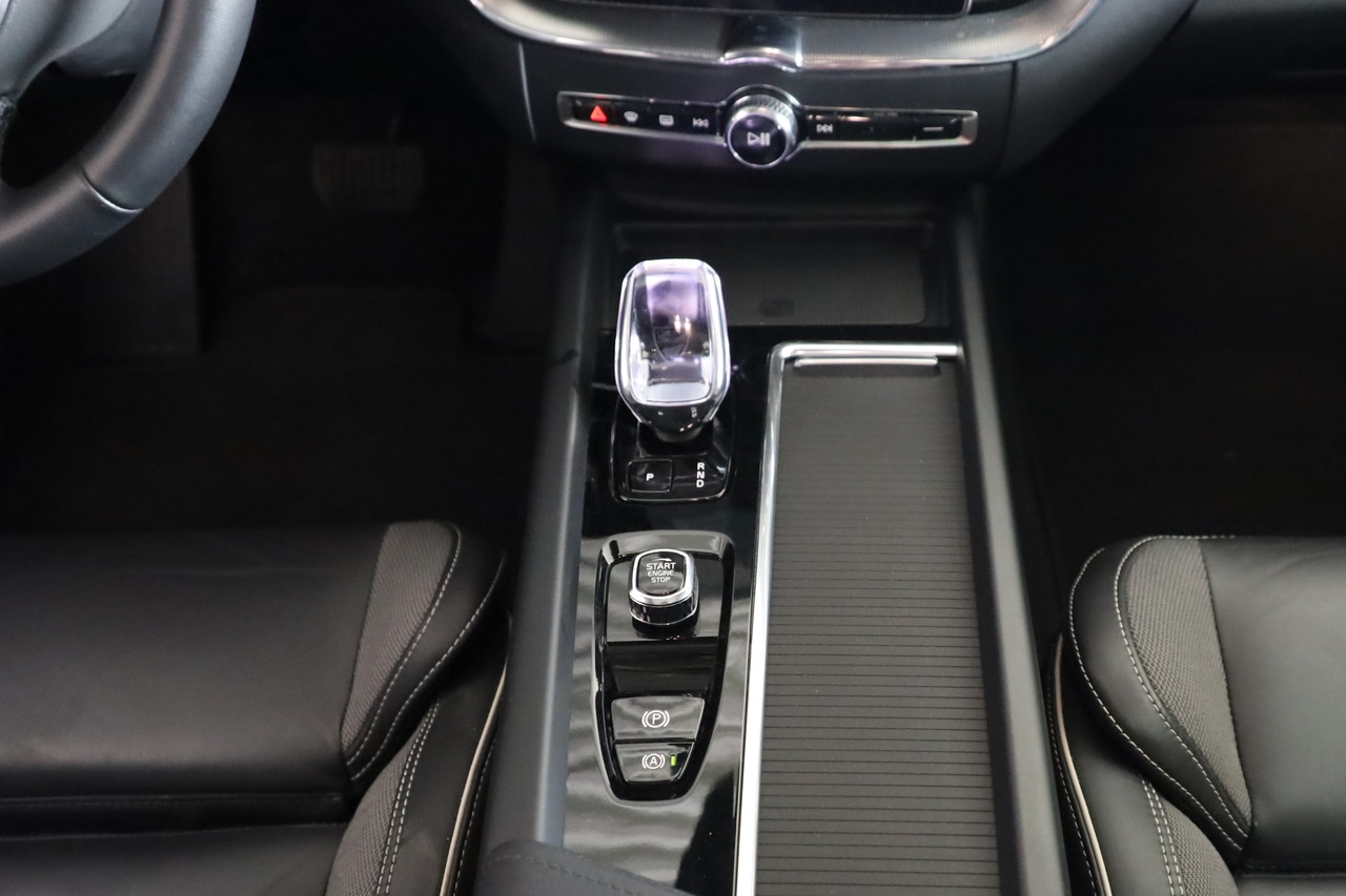 XC60 T6 Black Edition Hibrido Plug-in Plus Dark
