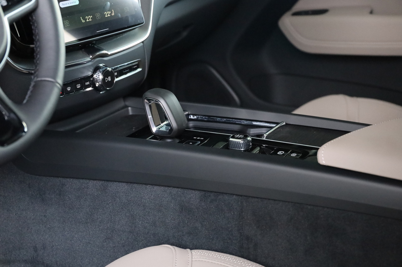 XC60 T6 Hibrido Plug-in Core 