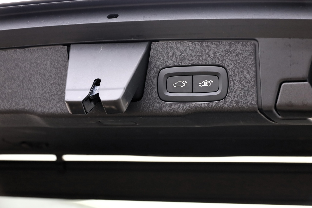 XC60 T6 Hibrido Plug-in Core Bright