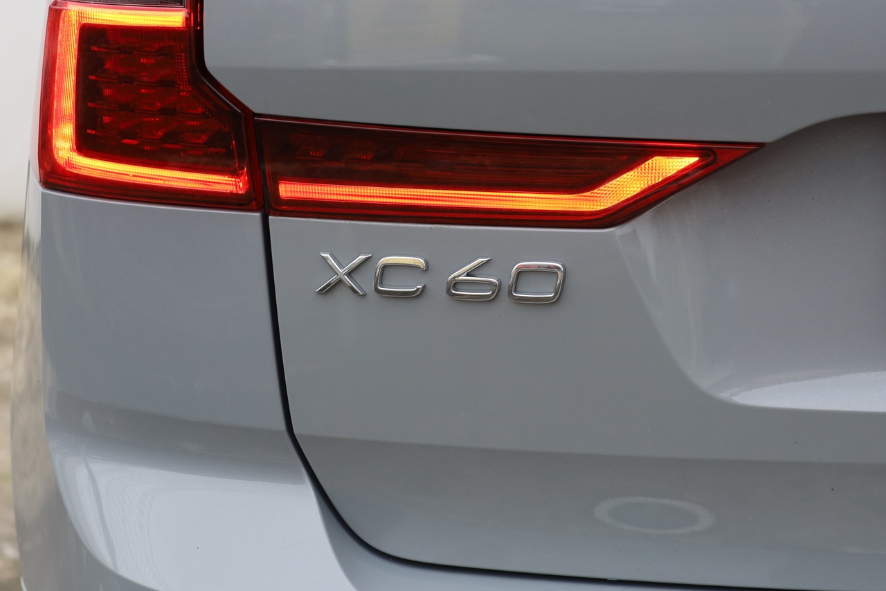 XC60 T6 Hibrido Plug-in Core Bright