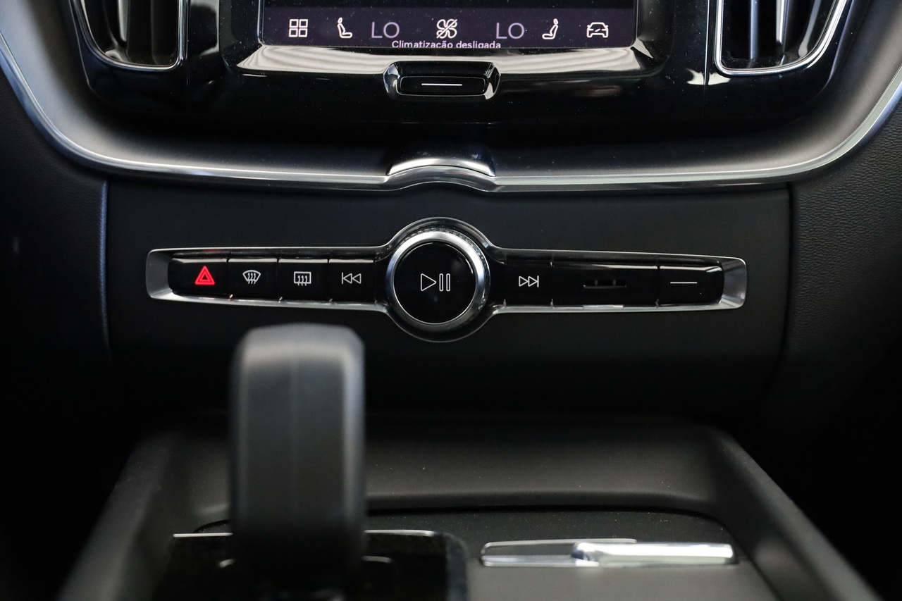 XC60 T6 Hibrido Plug-in Core Bright