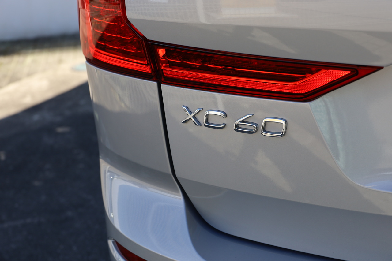 XC60 T6 Hibrido Plug-in Core Bright