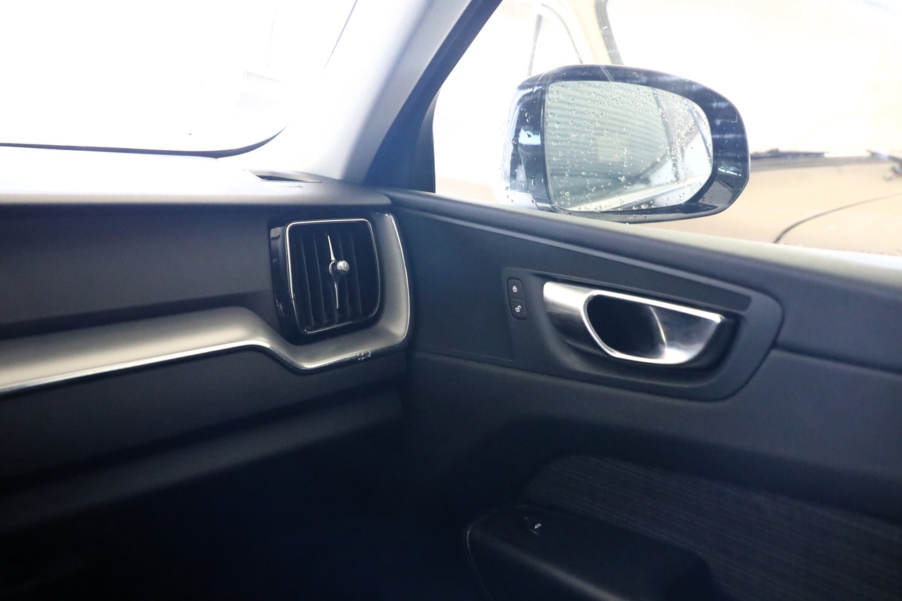 XC60 T6 Hibrido Plug-in Essential Bright