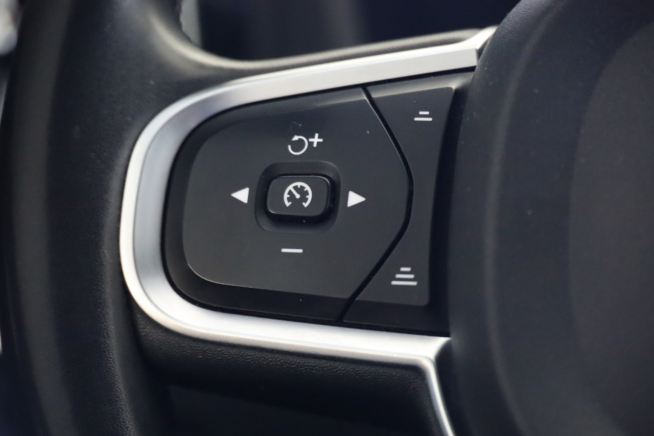 XC60 T6 Hibrido Plug-in Essential Bright