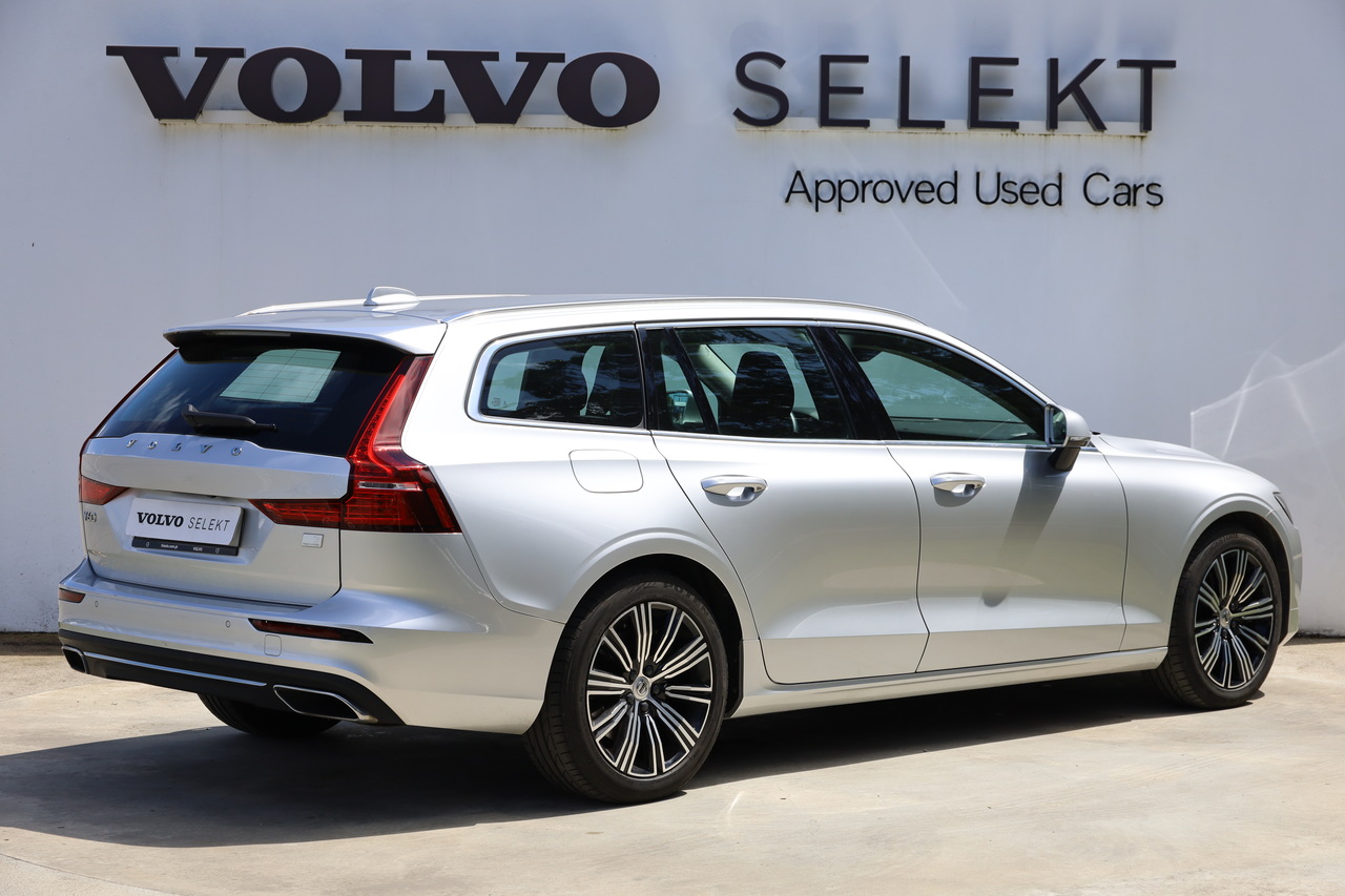 V60 T6 Hibrido Plug-in Inscription Expression