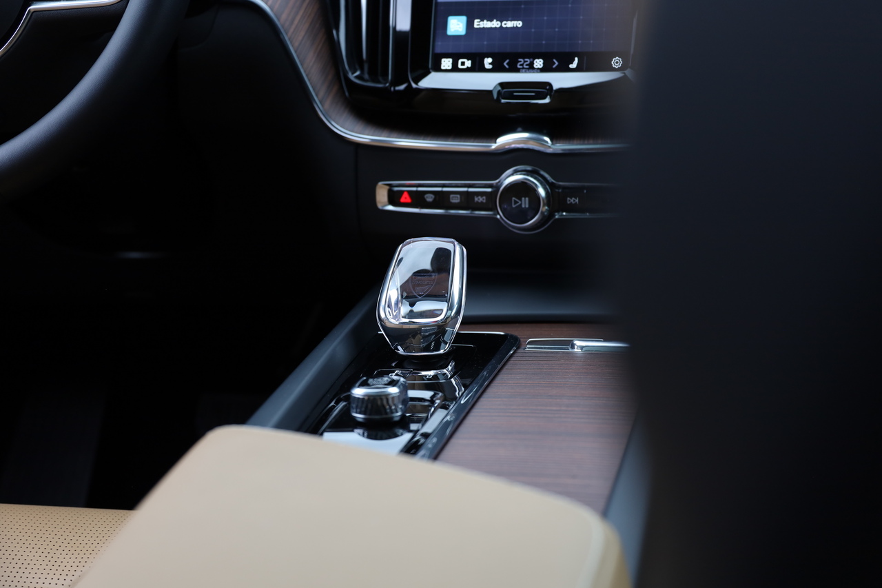 XC60 T6 Hibrido Plug-in Plus Bright