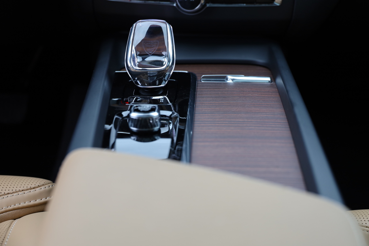XC60 T6 Hibrido Plug-in Plus Bright
