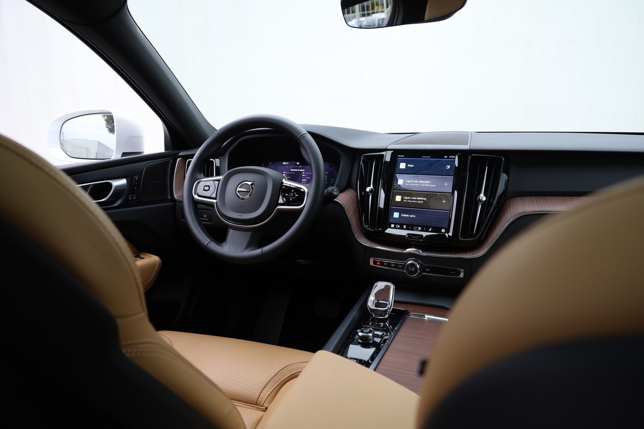 XC60 T6 Hibrido Plug-in Plus Bright
