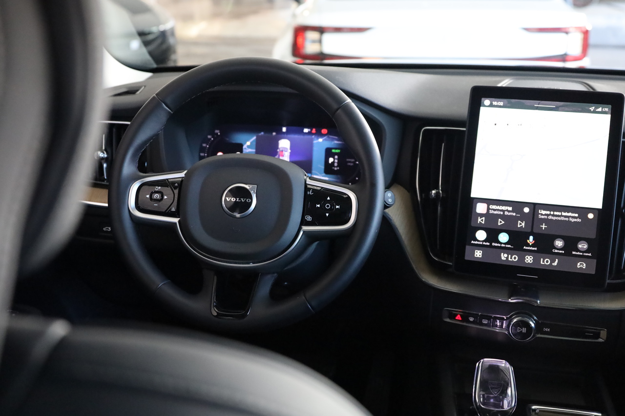 XC60 T6 Hibrido Plug-in Plus Bright