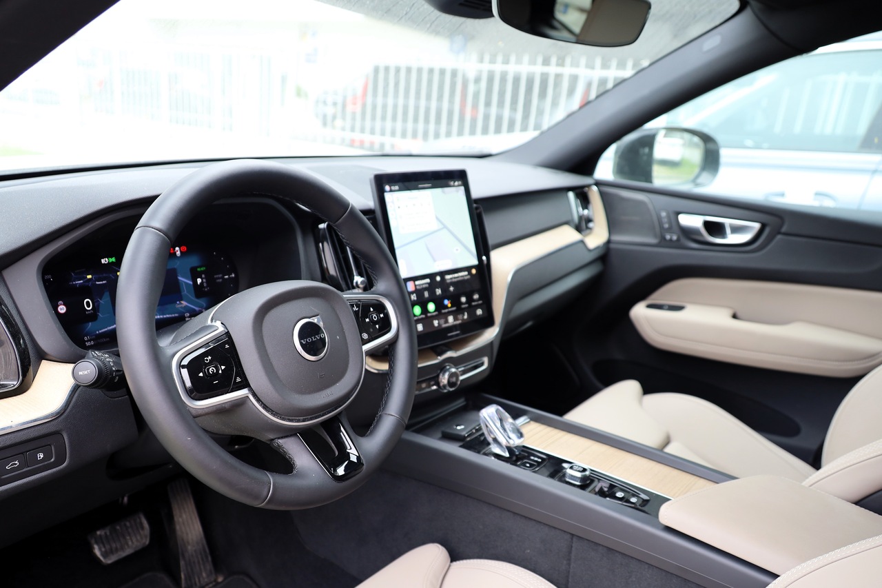 XC60 T6 Hibrido Plug-in Plus Dark