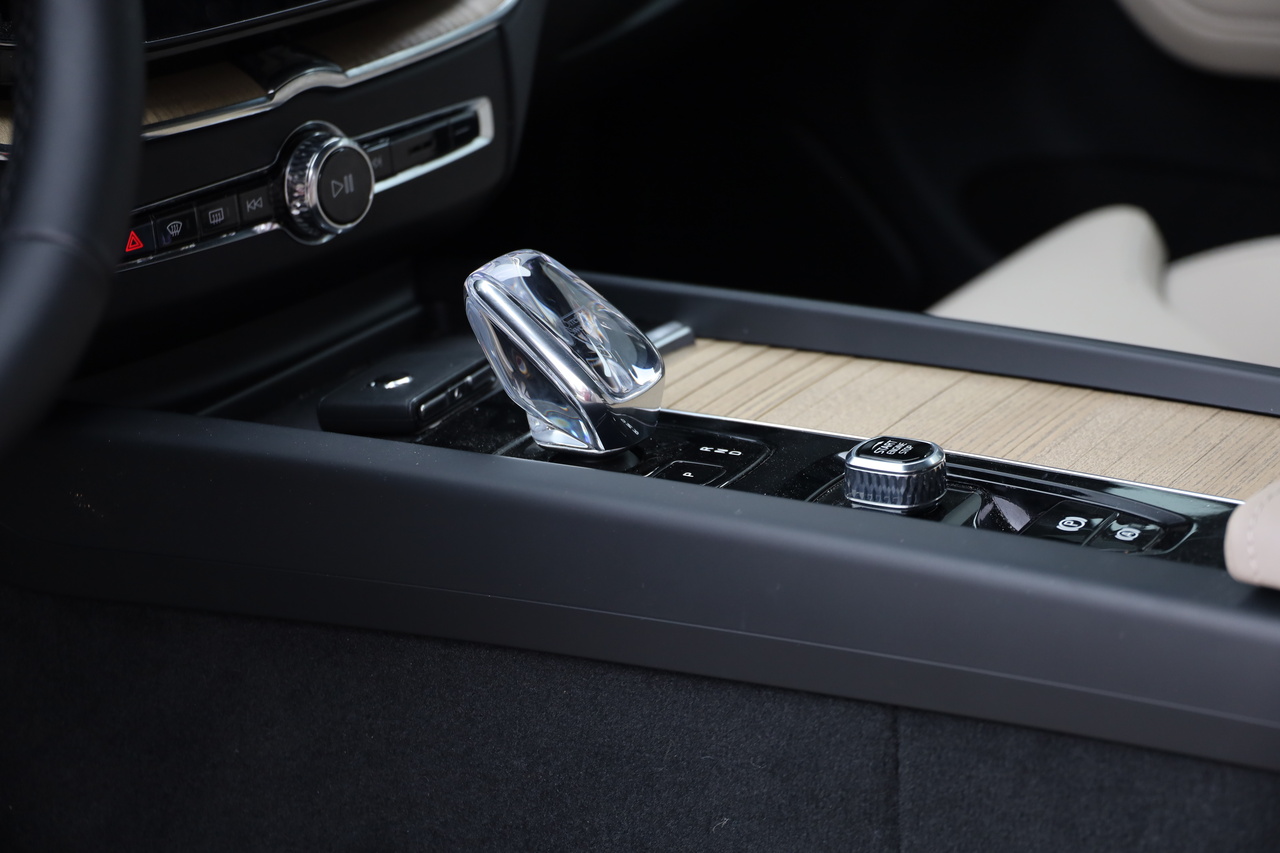 XC60 T6 Hibrido Plug-in Plus Dark