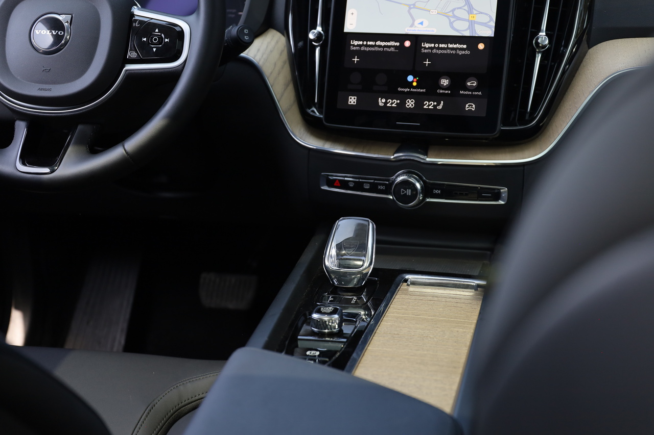 XC60 T6 Hibrido Plug-in Plus Dark