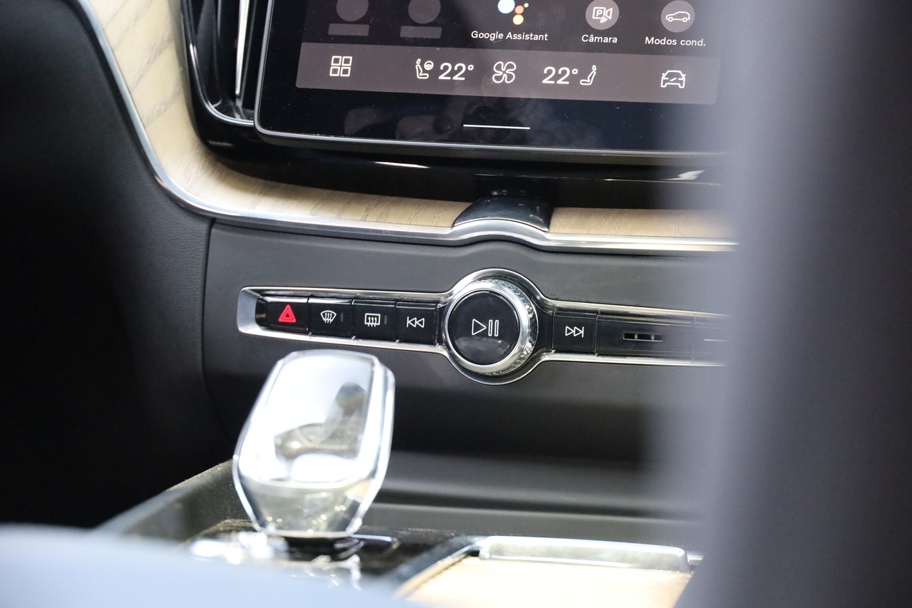 XC60 T6 Hibrido Plug-in Plus Dark