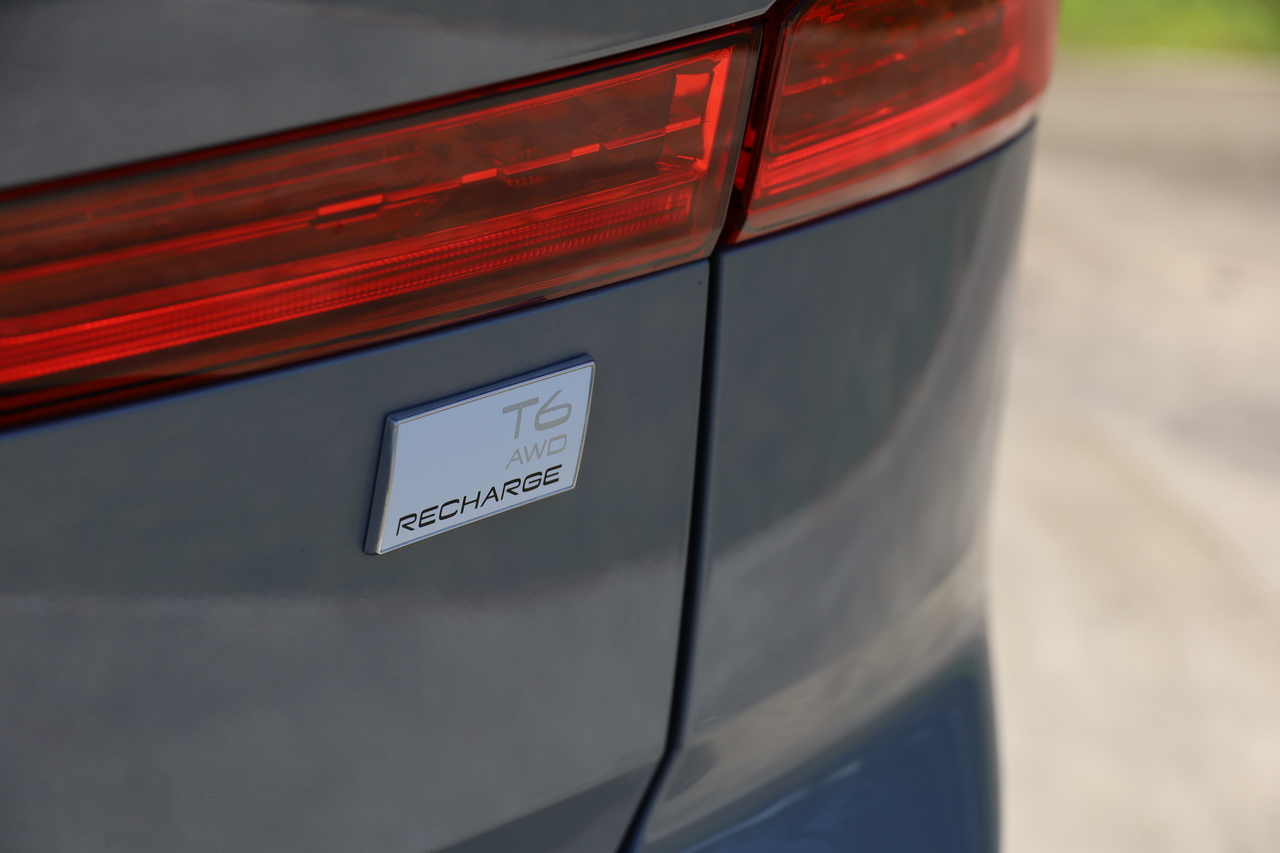 XC60 T6 Hibrido Plug-in Plus Dark
