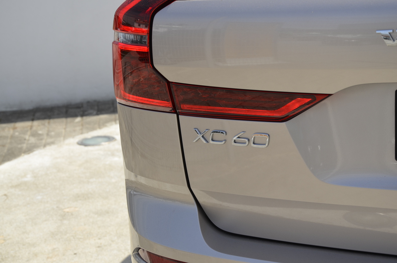 XC60 T6 Hibrido Plug-in Plus Dark