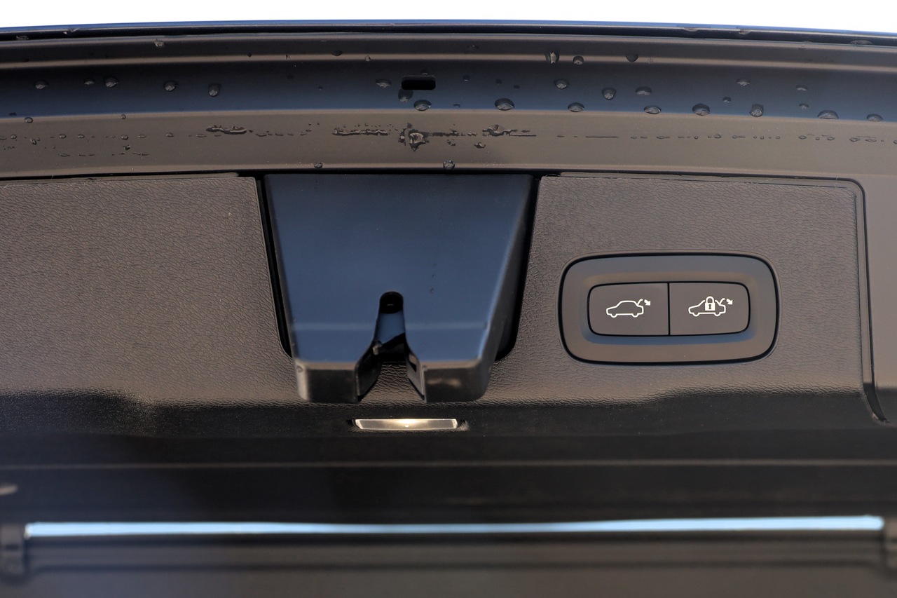 XC60 T6 Hibrido Plug-in Plus Dark 