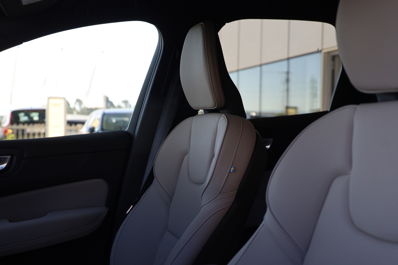 XC60 T6 Hibrido Plug-in Plus Dark 