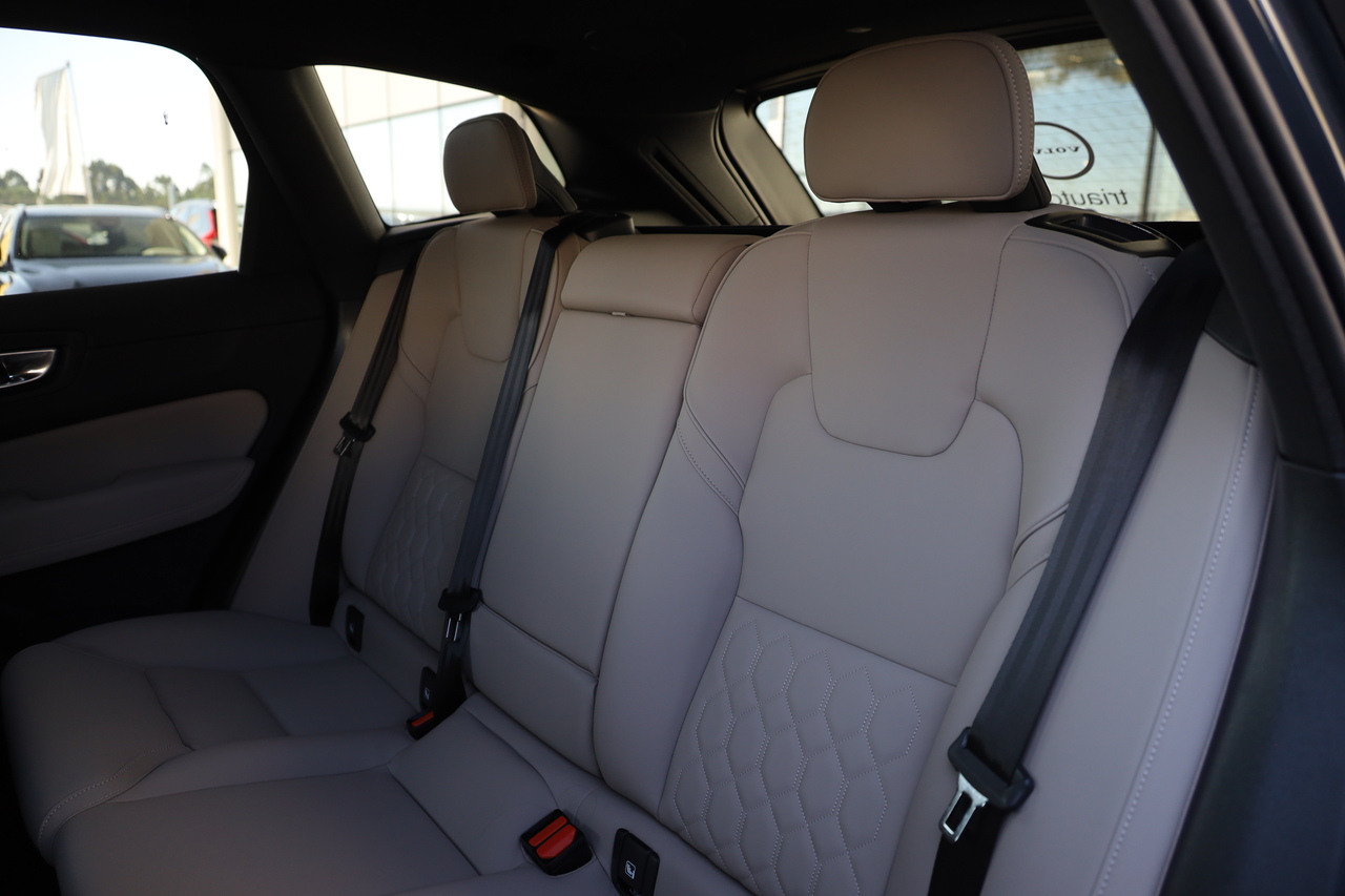 XC60 T6 Hibrido Plug-in Plus Dark 