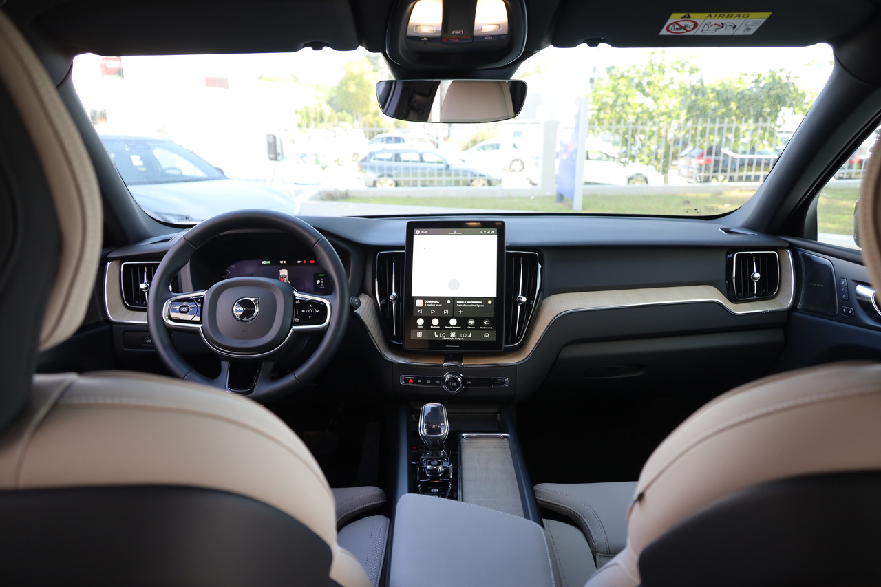 XC60 T6 Hibrido Plug-in Plus Dark 