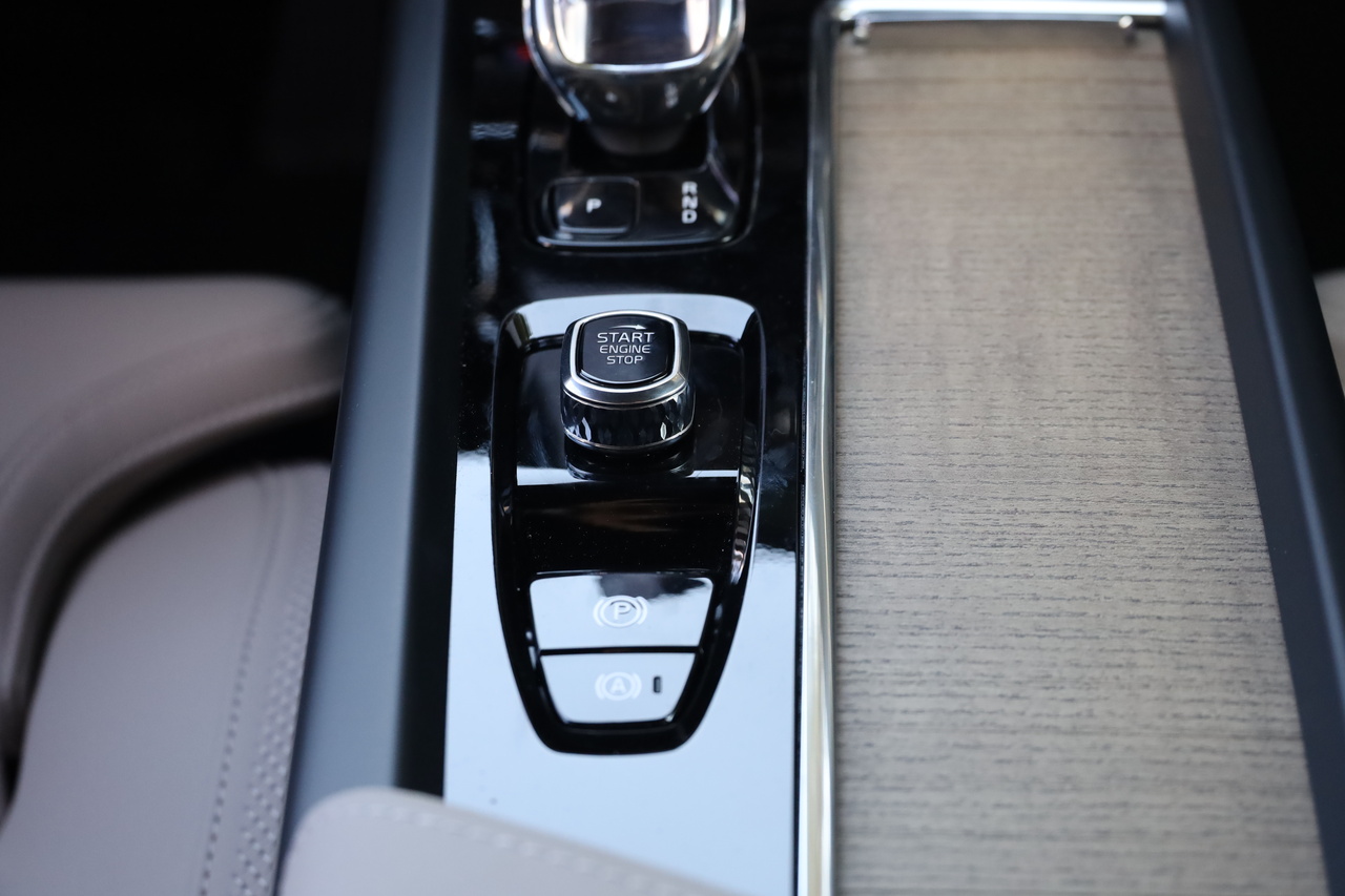 XC60 T6 Hibrido Plug-in Plus Dark 