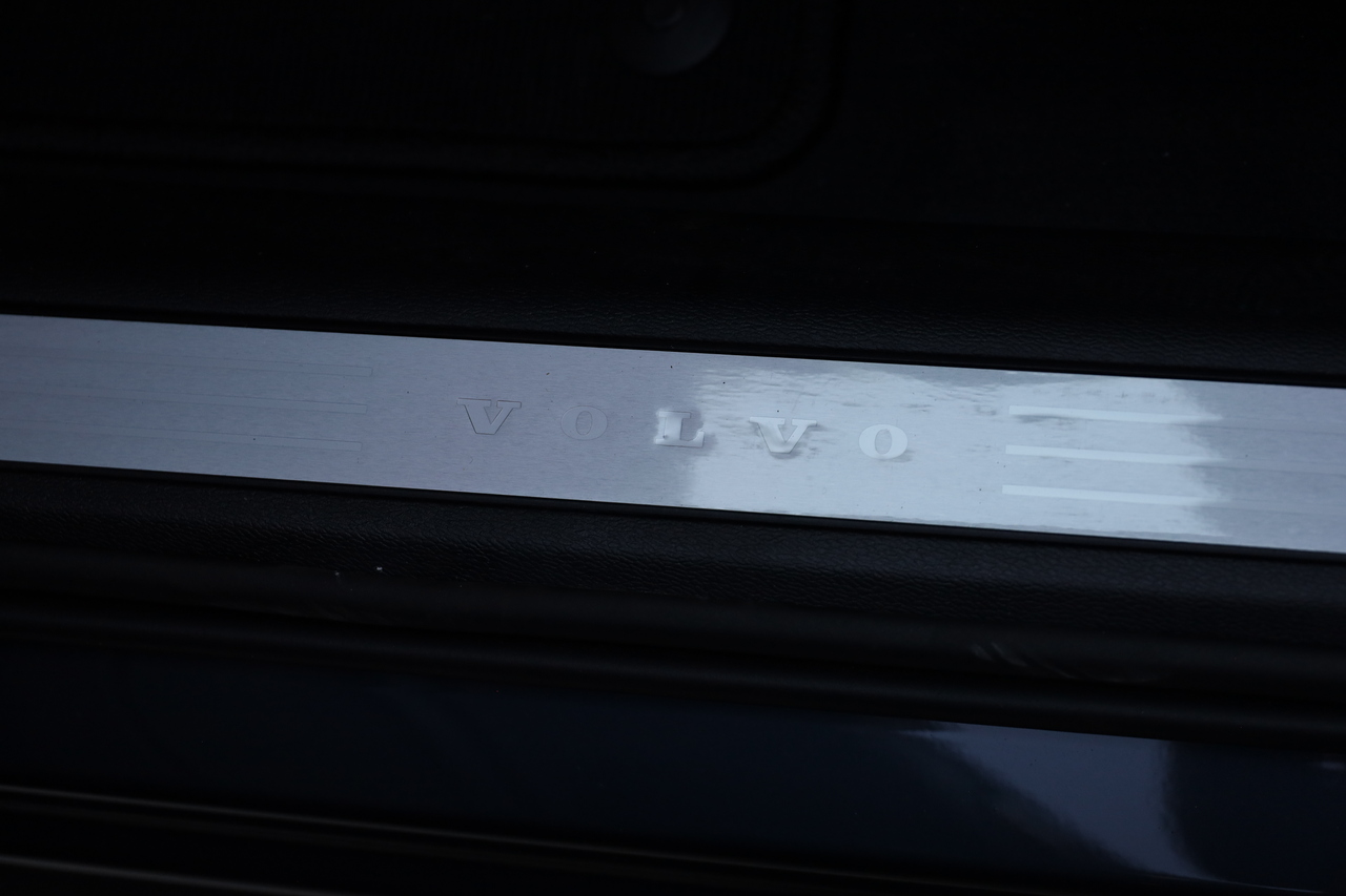 XC60 T6 Hibrido Plug-in Plus Dark 