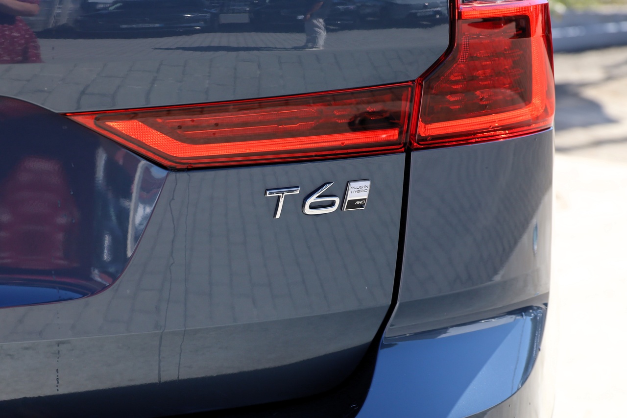 XC60 T6 Hibrido Plug-in Plus Dark 