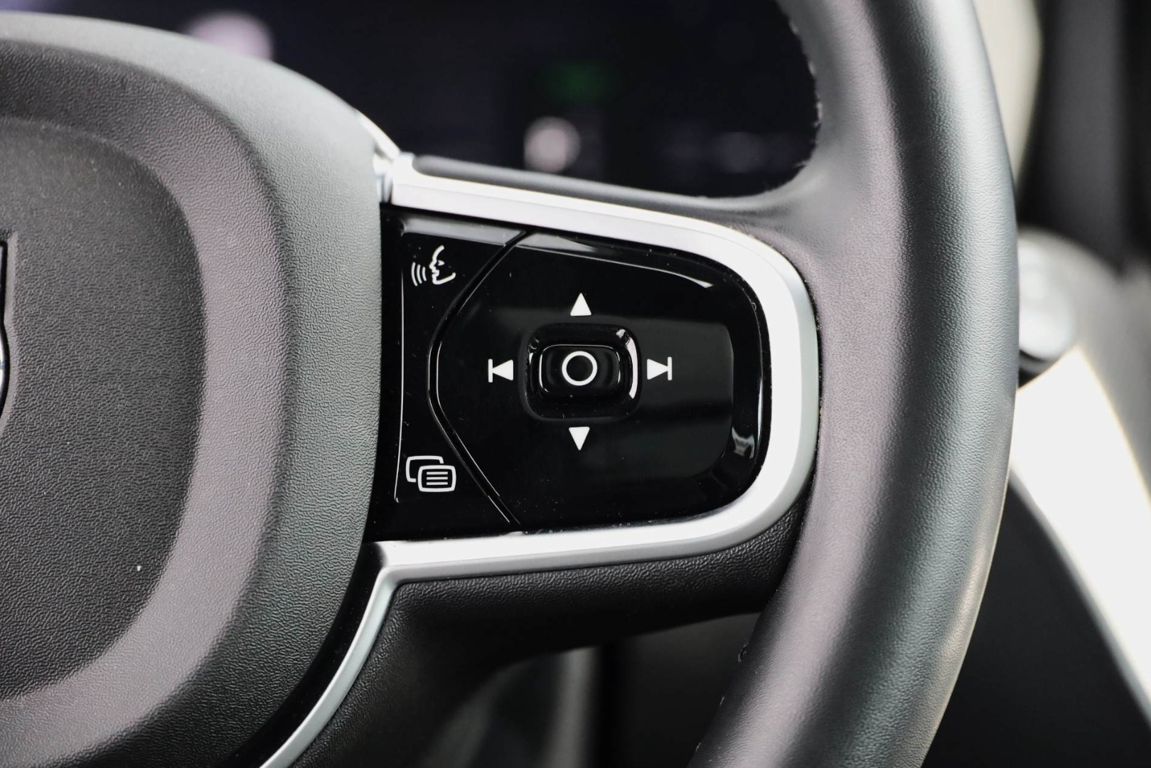XC60 T6 Hibrido Plug-in Plus Dark Black Edition Geart.
