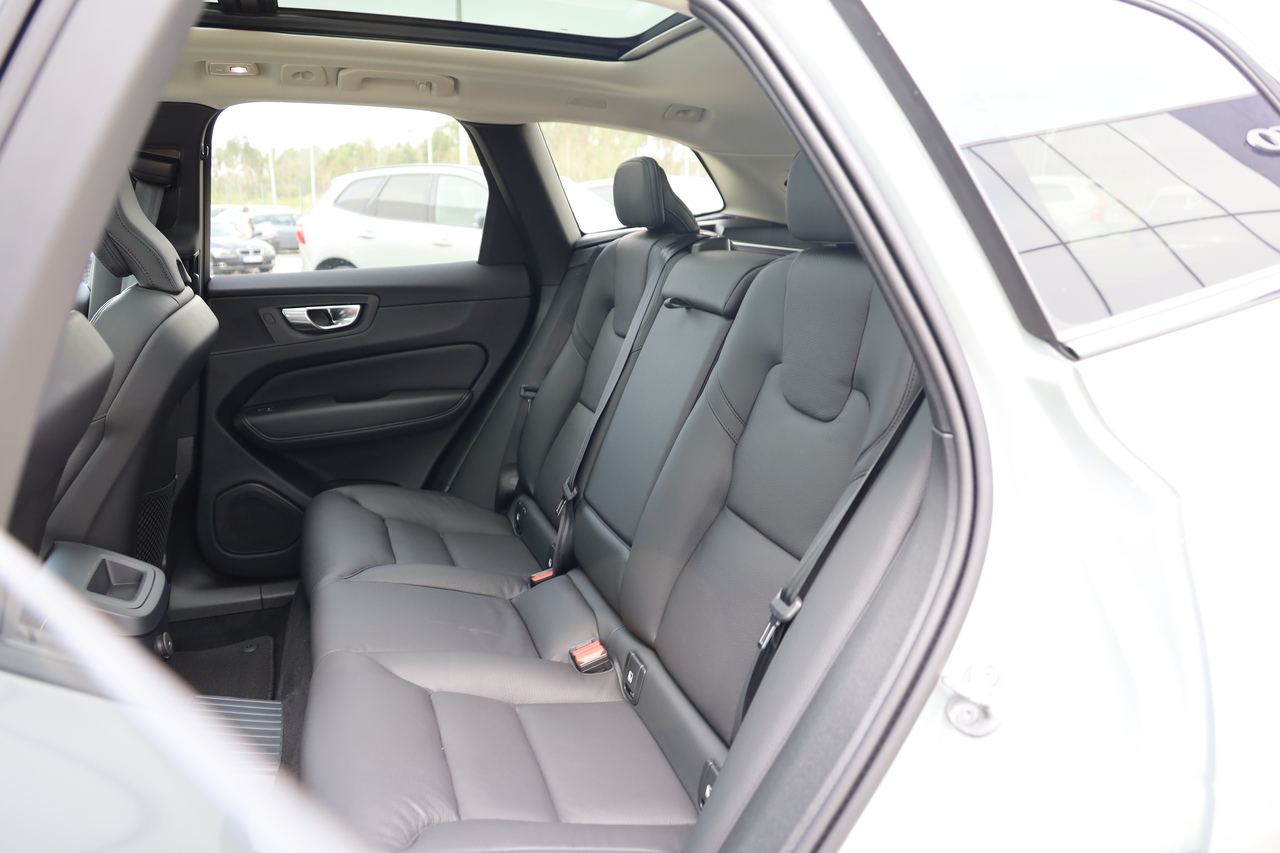 XC60 T6 Hibrido Plug-in Plus Dark Geart. AWD