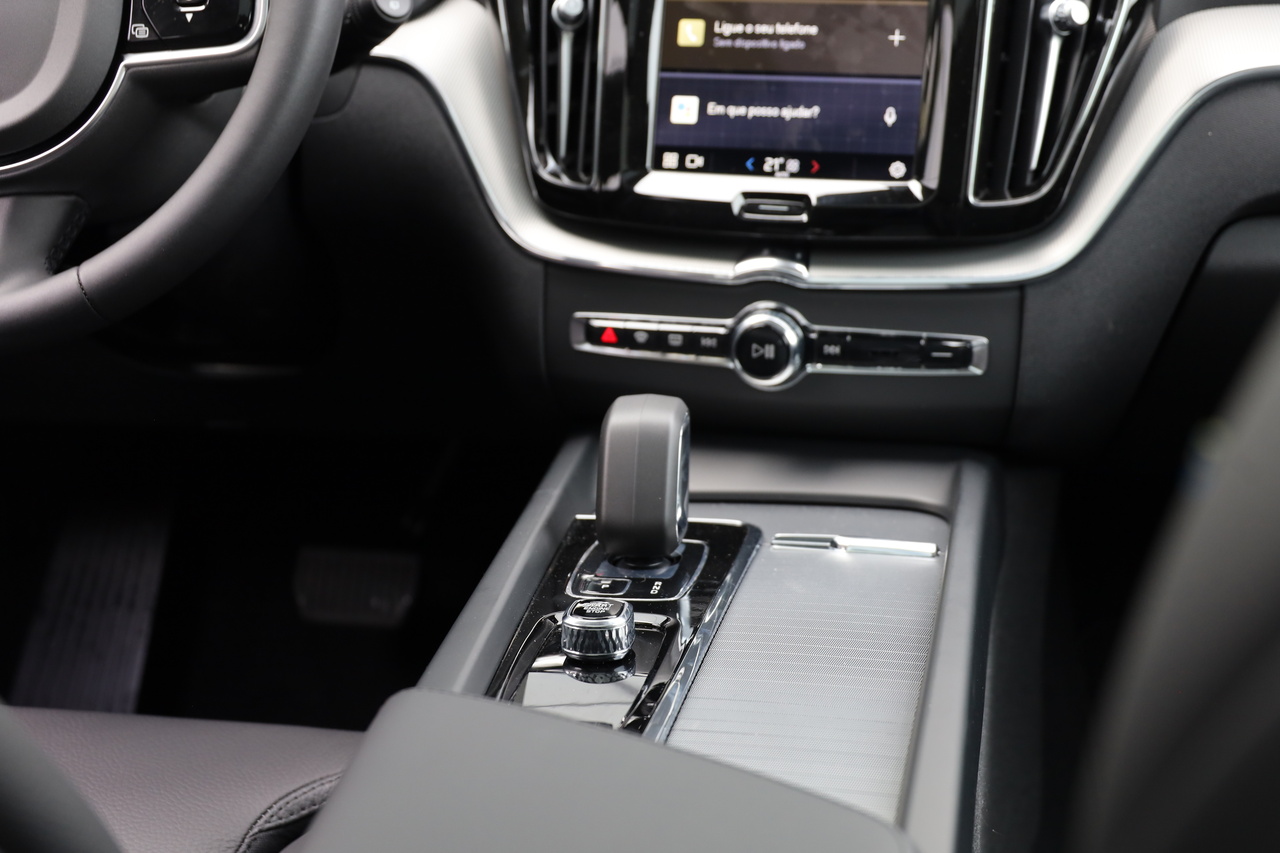 XC60 T6 Hibrido Plug-in Plus Dark Geart. AWD